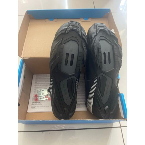 Shimano ME3 SPD Mountain Bike Shoes – Black/White – EU 42 / US 8.3 – New in Bo - Picture 3 of 3